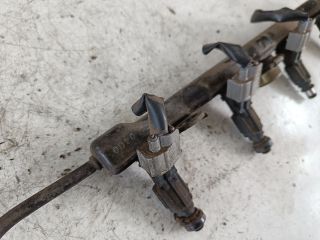 bontott TOYOTA COROLLA Porlasztó Sor / Híd