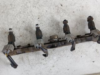 bontott TOYOTA COROLLA Porlasztó Sor / Híd