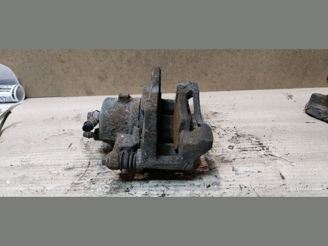 bontott TOYOTA COROLLA Bal első Féknyereg Munkahengerrel