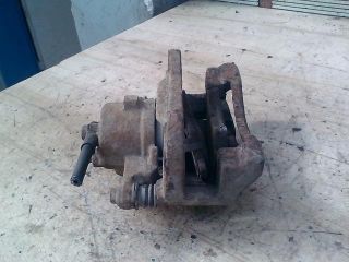 bontott TOYOTA COROLLA Bal első Féknyereg Munkahengerrel