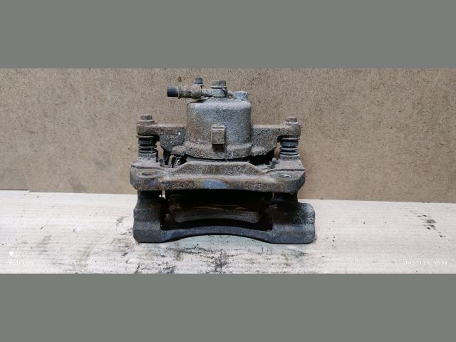 bontott TOYOTA COROLLA Bal első Féknyereg Munkahengerrel