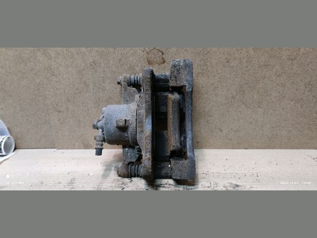 bontott TOYOTA COROLLA Bal első Féknyereg Munkahengerrel