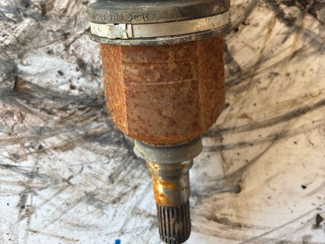 bontott TOYOTA COROLLA Bal Féltengely