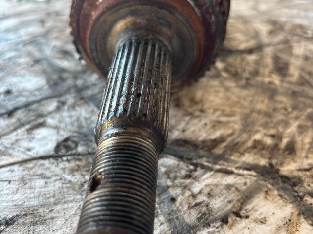 bontott TOYOTA COROLLA Bal Féltengely