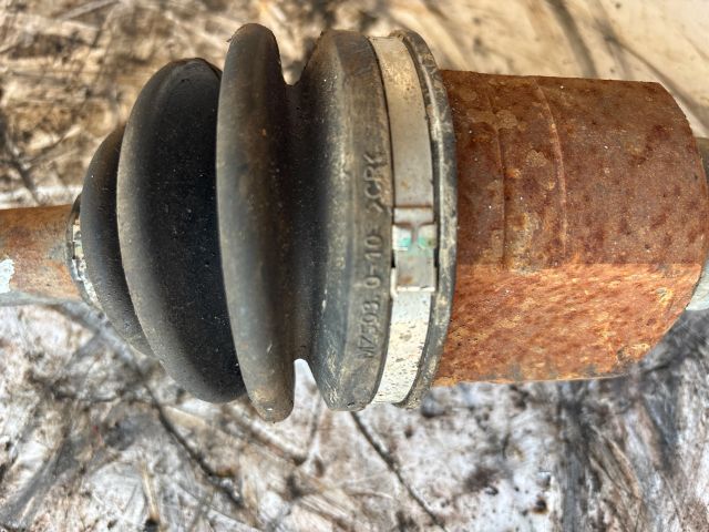 bontott TOYOTA COROLLA Bal Féltengely