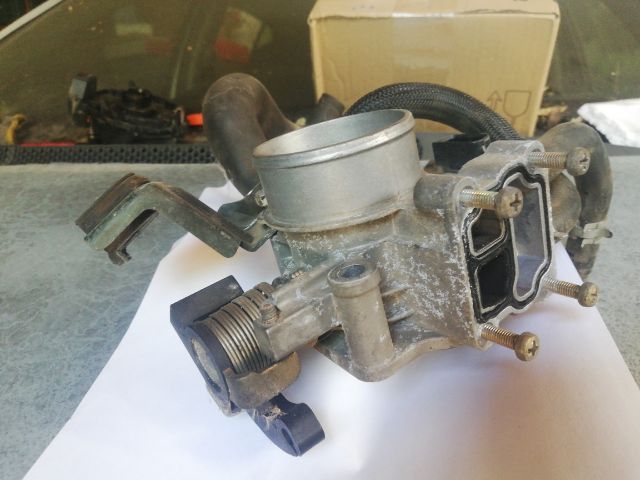 bontott TOYOTA COROLLA Fojtószelep (Mechanikus)