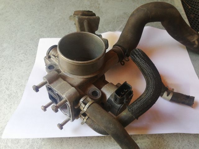 bontott TOYOTA COROLLA Fojtószelep (Mechanikus)