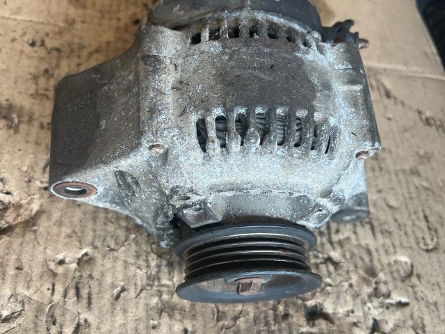 bontott TOYOTA COROLLA Generátor