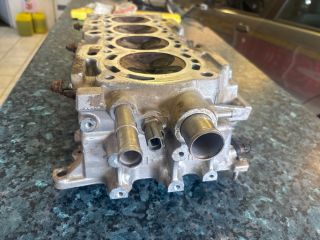 bontott TOYOTA COROLLA Hengerfej