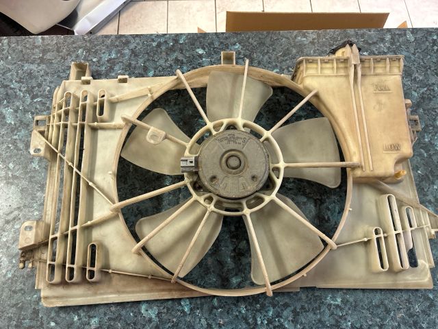 bontott TOYOTA COROLLA Hűtőventilátor