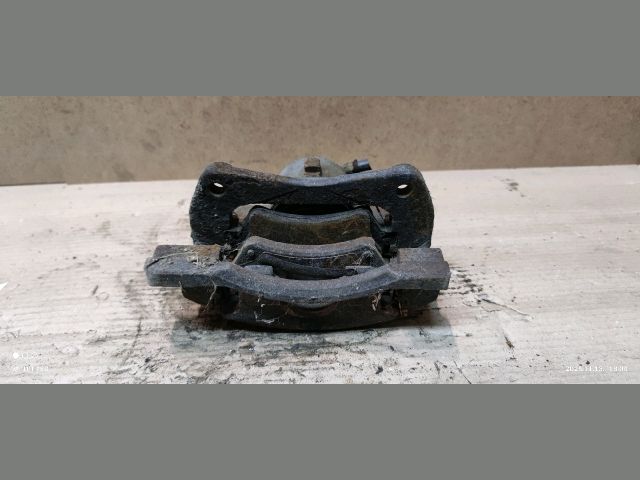 bontott TOYOTA COROLLA Jobb első Féknyereg Munkahengerrel