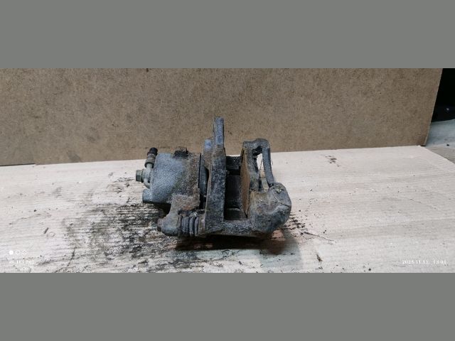 bontott TOYOTA COROLLA Jobb első Féknyereg Munkahengerrel