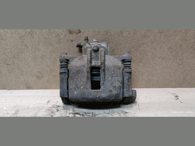 bontott TOYOTA COROLLA Jobb első Féknyereg Munkahengerrel