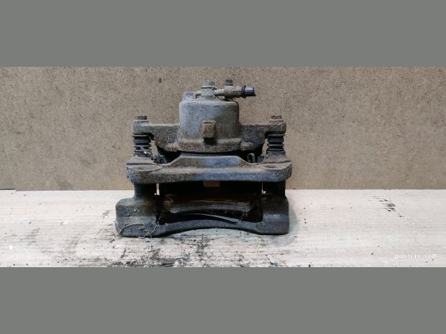 bontott TOYOTA COROLLA Jobb első Féknyereg Munkahengerrel