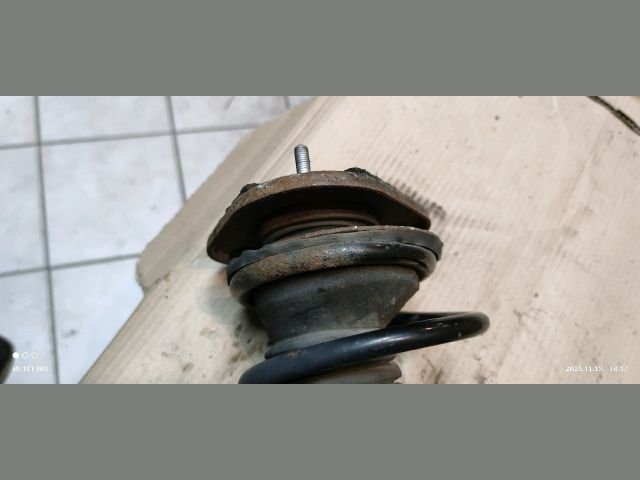 bontott TOYOTA COROLLA Jobb első Gólyaláb (Lengécsillapító, Rugó)