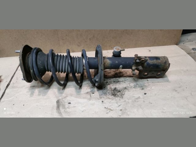 bontott TOYOTA COROLLA Jobb első Gólyaláb (Lengécsillapító, Rugó)