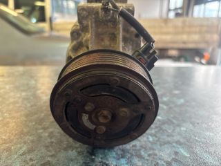 bontott TOYOTA COROLLA Klímakompresszor