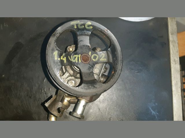 bontott TOYOTA COROLLA Kormányszervó Motor (Hidraulikus)