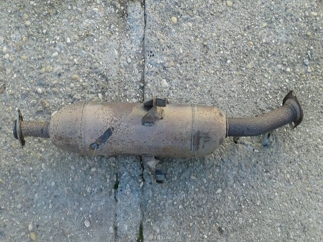 bontott TOYOTA COROLLA Középső Kipufogó Dob