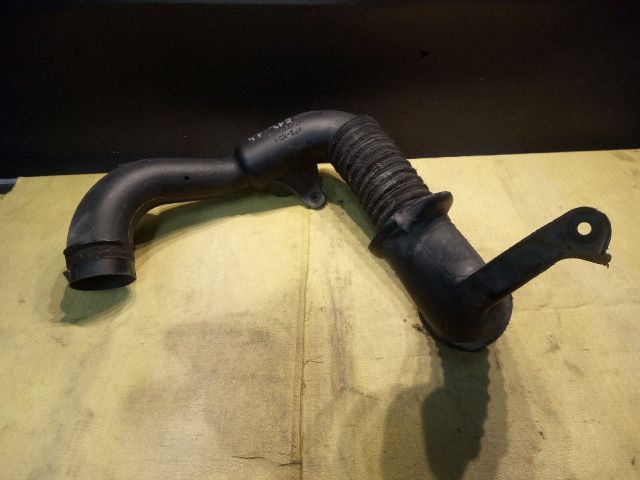 bontott TOYOTA COROLLA Légbeömlő Cső