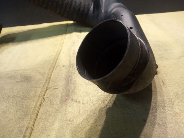 bontott TOYOTA COROLLA Légbeömlő Cső