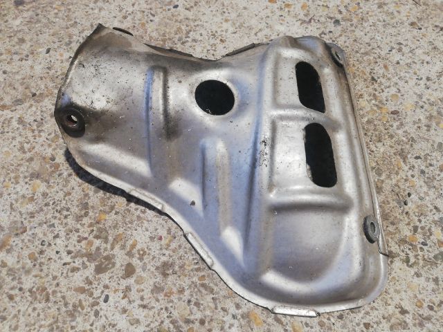 bontott TOYOTA COROLLA Leömlő Hővédő Lemez