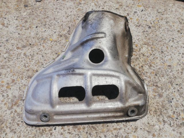 bontott TOYOTA COROLLA Leömlő Hővédő Lemez