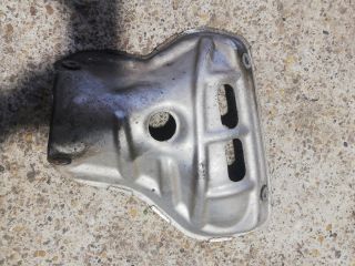 bontott TOYOTA COROLLA Leömlő Hővédő Lemez