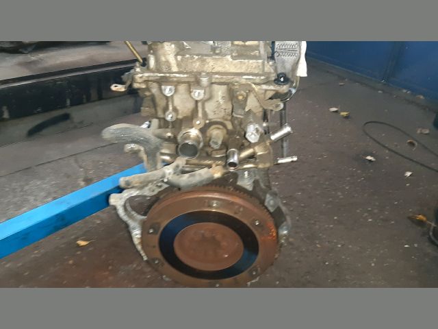 bontott TOYOTA COROLLA Motor (Fűzött blokk hengerfejjel)