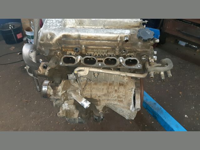 bontott TOYOTA COROLLA Motor (Fűzött blokk hengerfejjel)