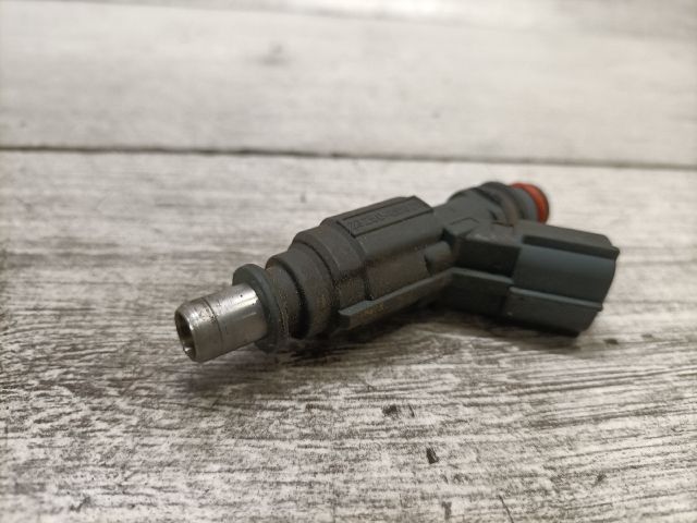 bontott TOYOTA COROLLA Porlasztó (1 db)