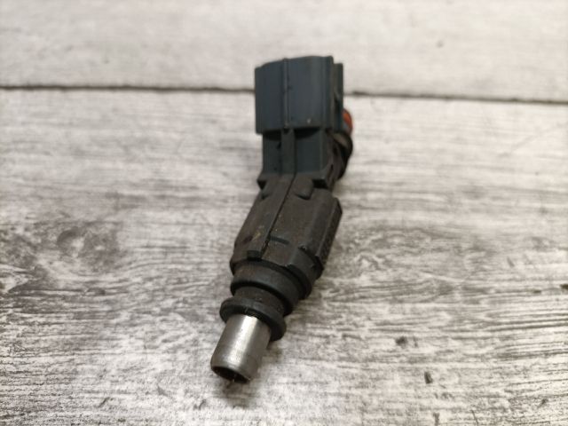 bontott TOYOTA COROLLA Porlasztó (1 db)