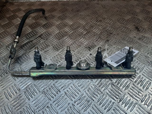 bontott TOYOTA COROLLA Porlasztó Sor / Híd