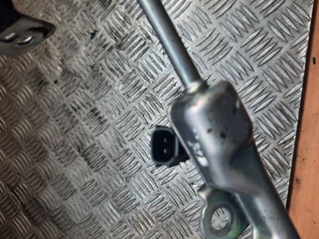 bontott TOYOTA COROLLA Porlasztó Sor / Híd