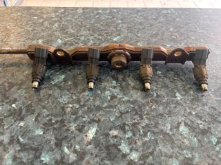 bontott TOYOTA COROLLA Porlasztó Sor / Híd