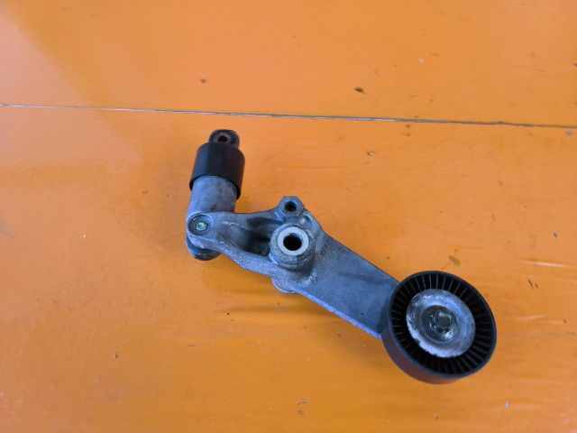 bontott TOYOTA COROLLA Szíjfeszítő Görgő