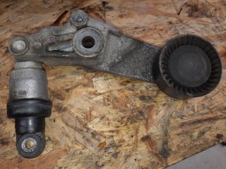 bontott TOYOTA COROLLA Szíjfeszítő Görgő