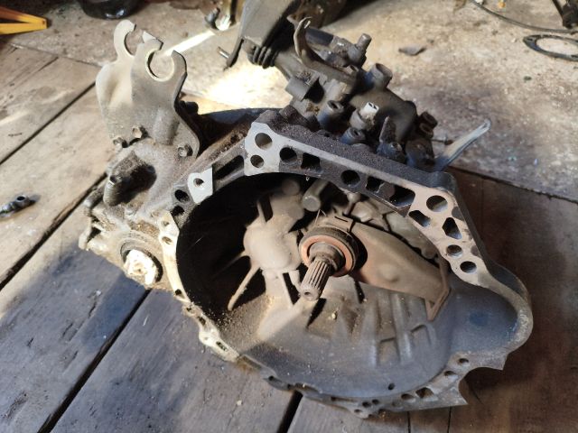 bontott TOYOTA COROLLA Váltó (Mechanikus)