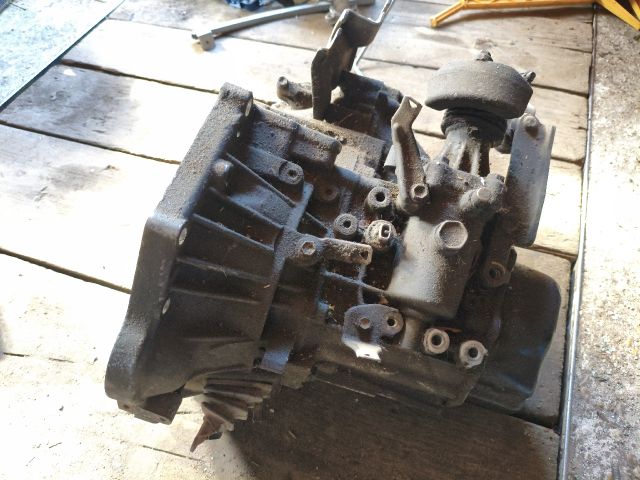 bontott TOYOTA COROLLA Váltó (Mechanikus)