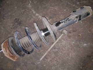 bontott TOYOTA COROLLA Bal első Lengéscsillapító