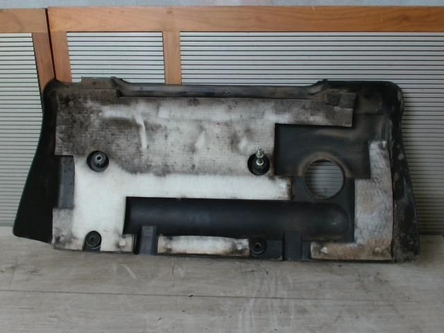 bontott TOYOTA COROLLA Felső Motorburkolat