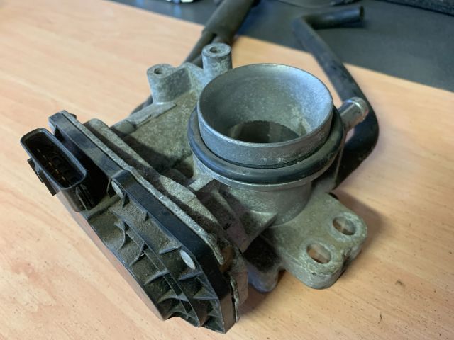 bontott TOYOTA COROLLA Fojtószelep (Elektromos)