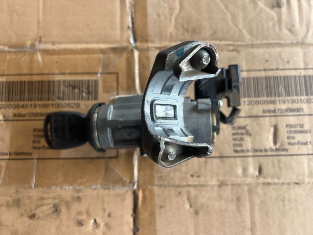 bontott TOYOTA COROLLA Gyújtáskapcsoló