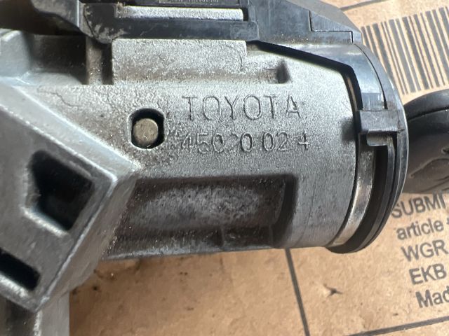 bontott TOYOTA COROLLA Gyújtáskapcsoló