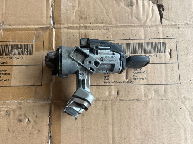 bontott TOYOTA COROLLA Gyújtáskapcsoló