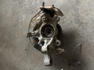 bontott TOYOTA COROLLA Jobb első Csonkállvány Kerékaggyal