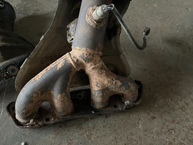 bontott TOYOTA COROLLA Leömlő (Soros)