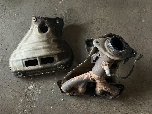 bontott TOYOTA COROLLA Leömlő (Soros)