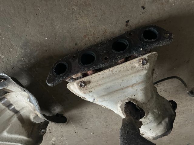 bontott TOYOTA COROLLA Leömlő (Soros)