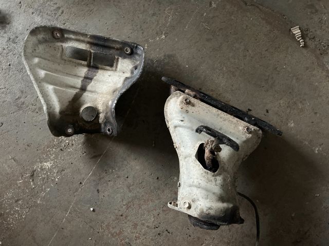 bontott TOYOTA COROLLA Leömlő (Soros)